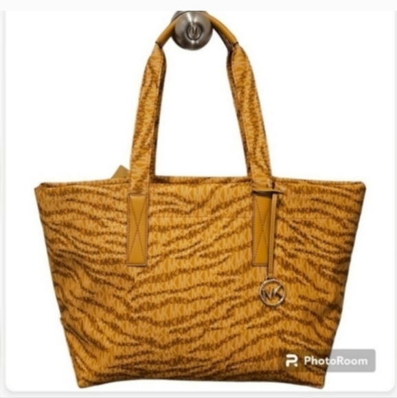 MICHAEL Michael Kors Large Monogram Coated Canvas Animal print Tote Bag - Picture 5 of 11